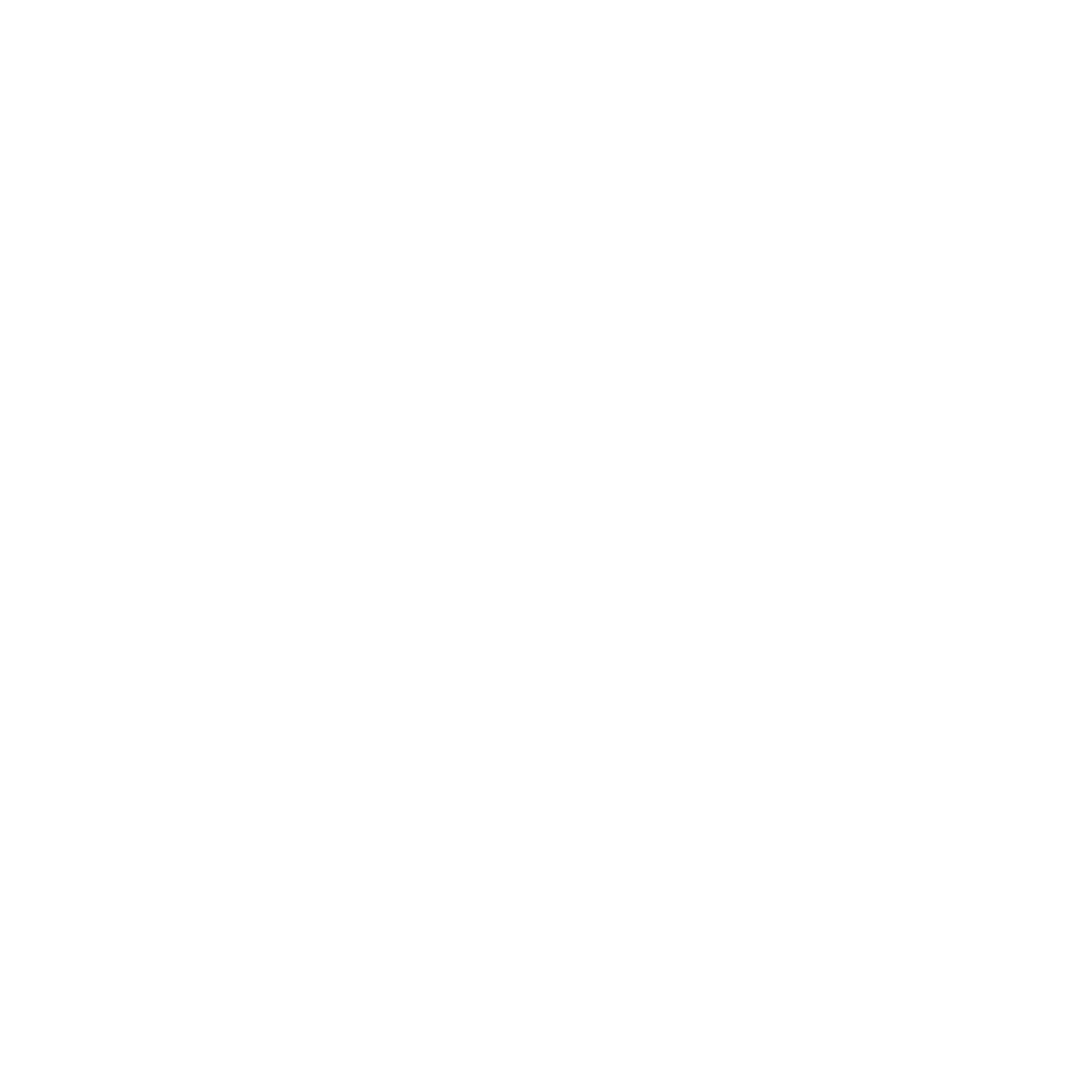 Susanne Löffner am Meer mit Klangschale