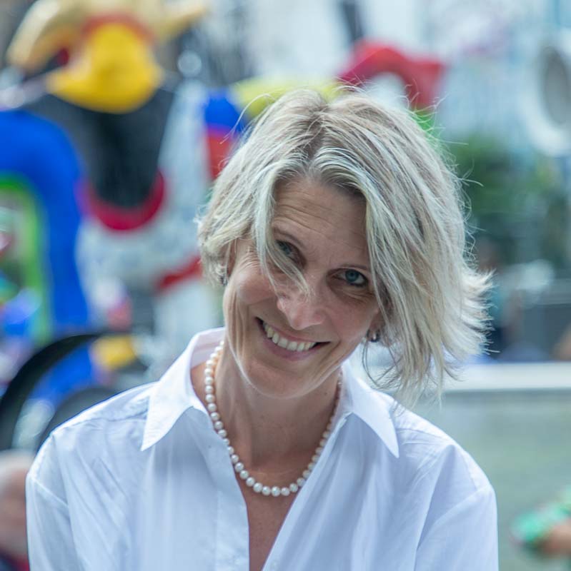 Frau, die ihr Leben genießt