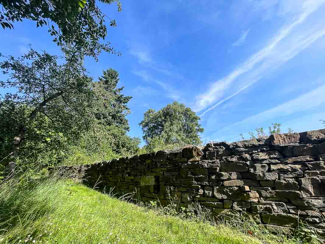 Mauer auf einer Wise