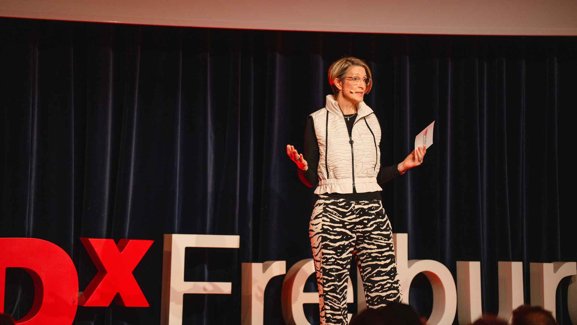 Folge 8: Vom Täter zum TEDx-Talk – Warum Stress nicht immer von außen kommt